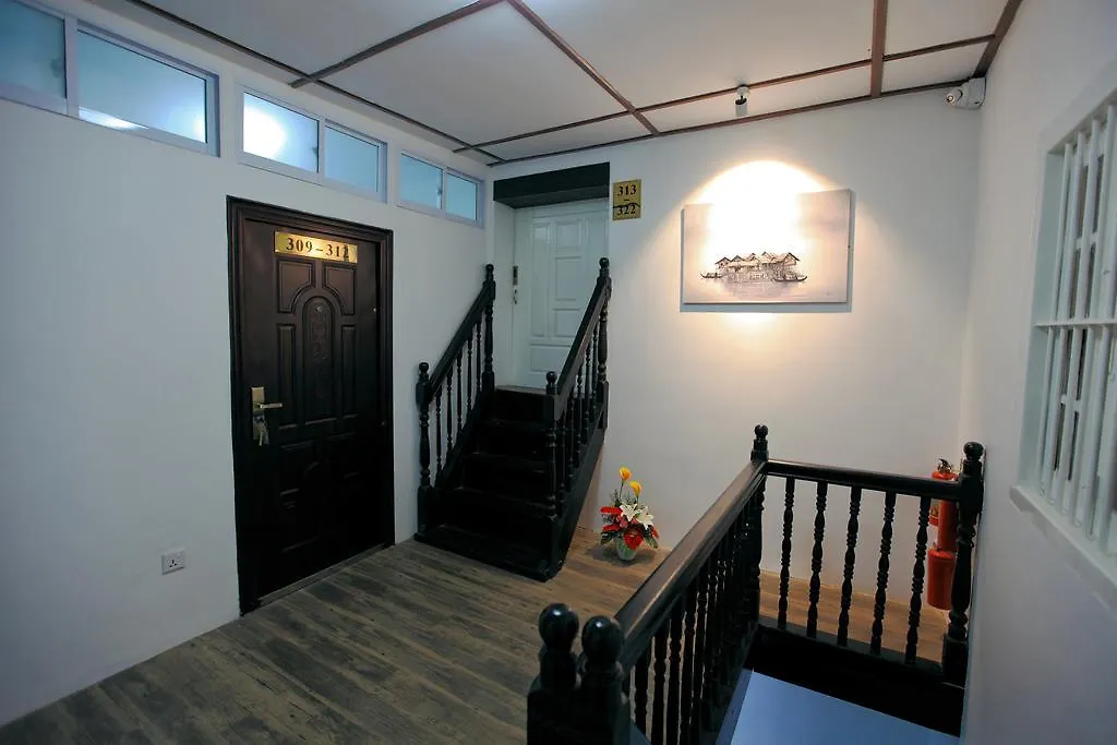 Four Rivers Youth Hostel Янгон