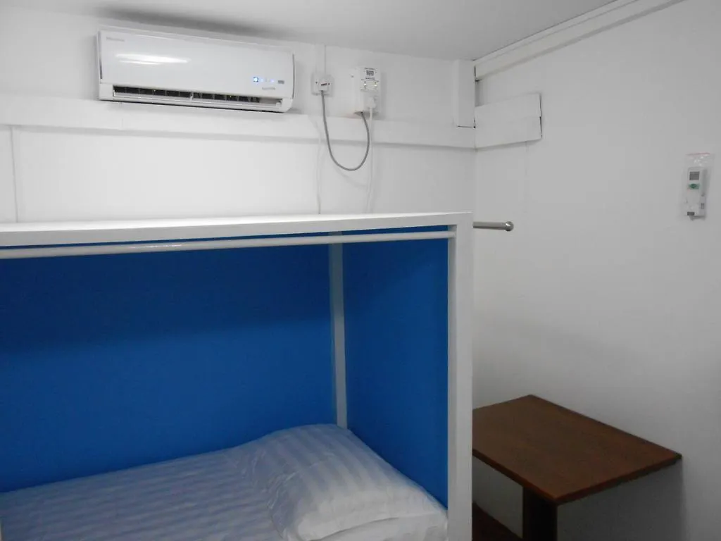 Four Rivers Youth Hostel Янгон 0*,