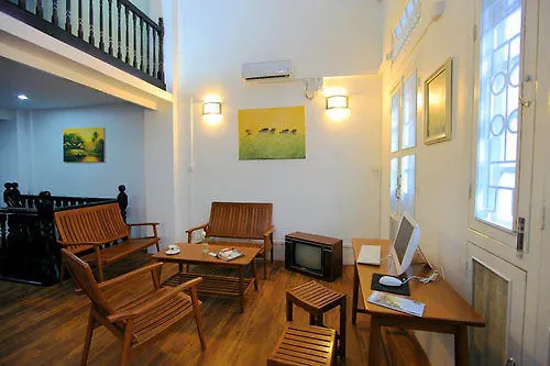 Four Rivers Youth Hostel Янгон