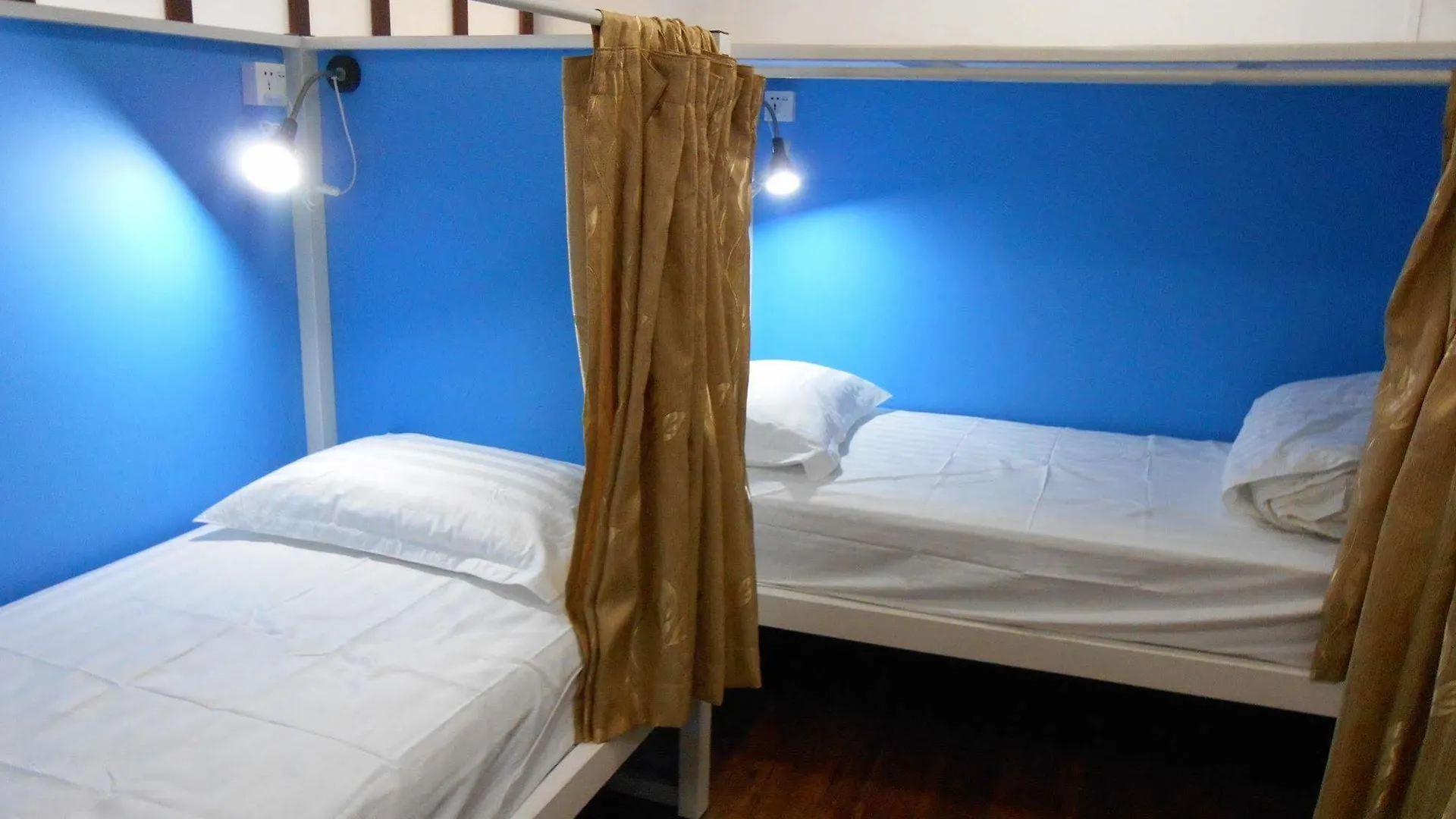 Four Rivers Youth Hostel Янгон