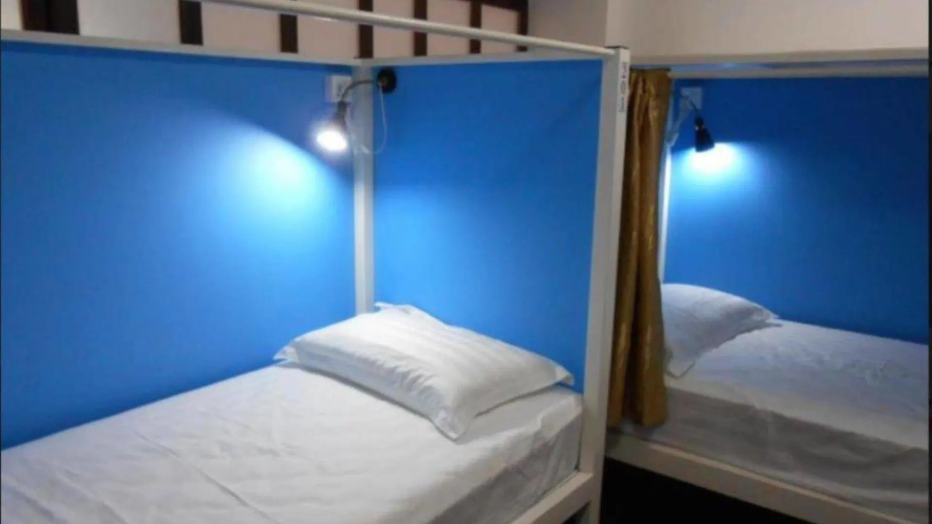 Four Rivers Youth Hostel Янгон Мьянма