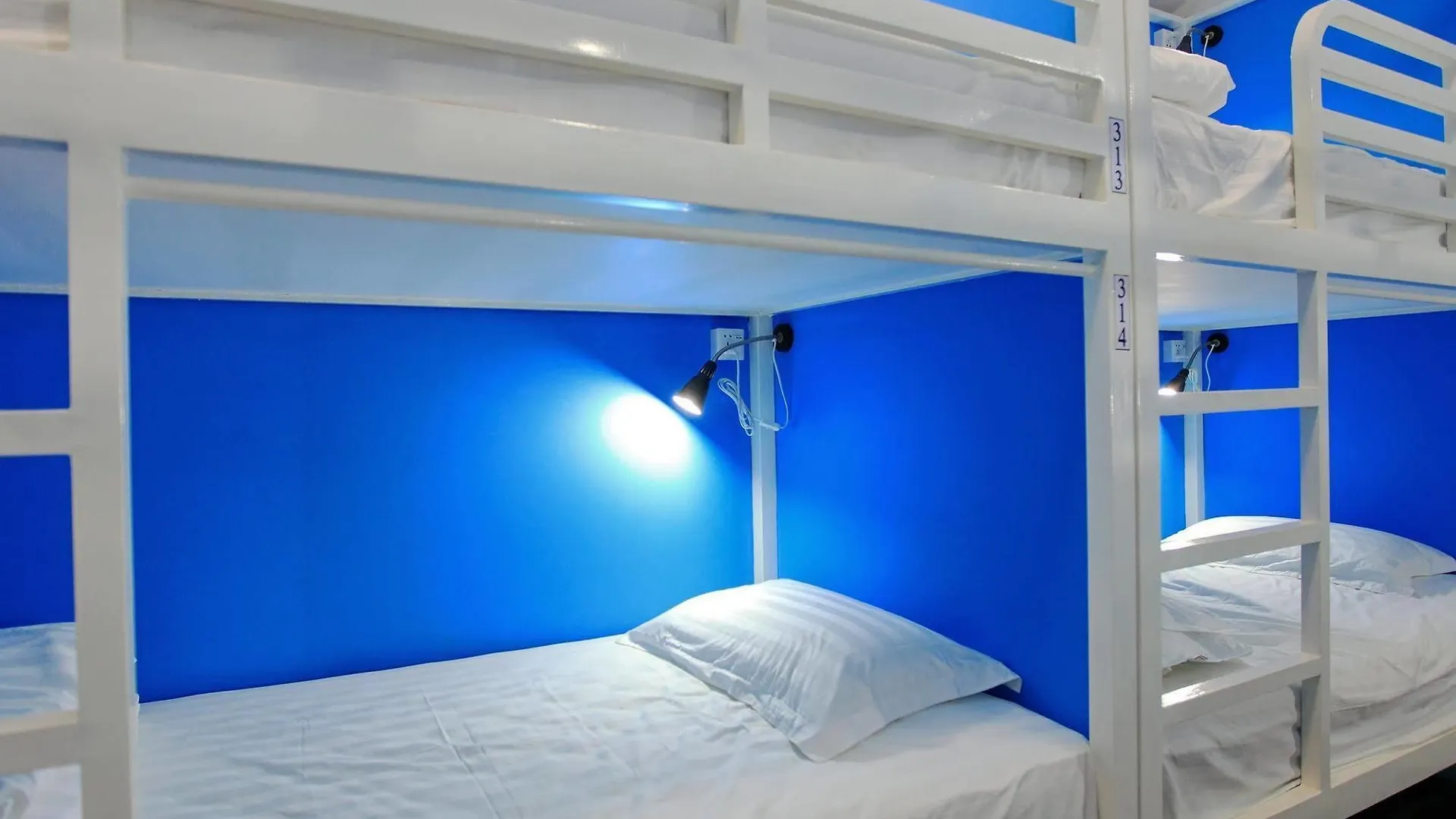 Four Rivers Youth Hostel 仰光